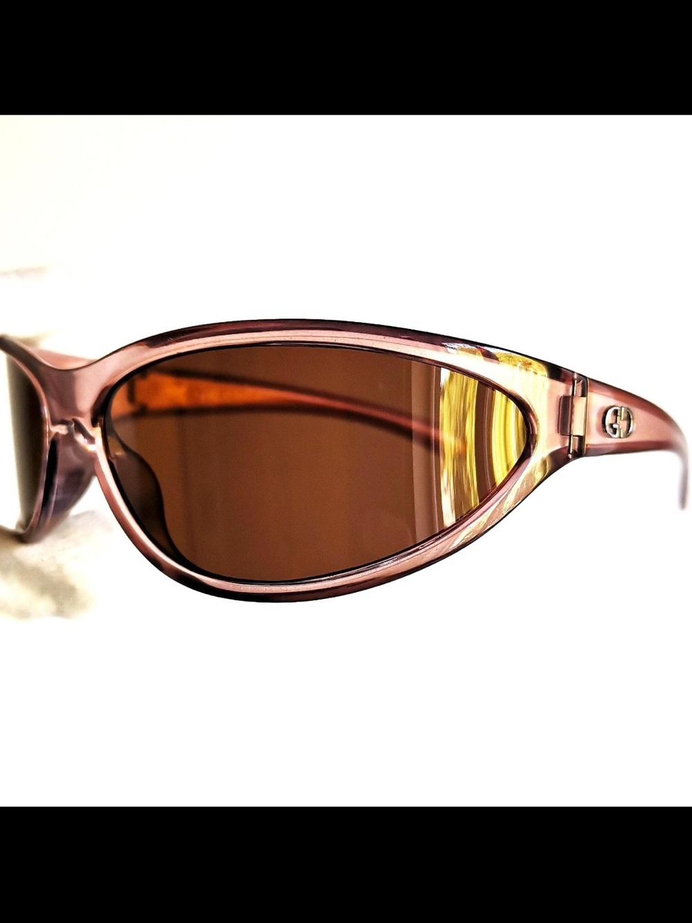 GUCCI Vintage Sunglasses Y2K Pink Oval Wraparound Silver GG1495/S Frame